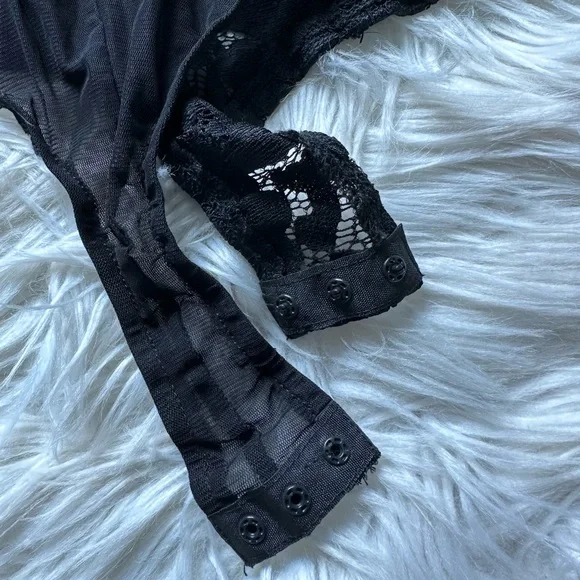 Missguided sheer lace bodysuit - Picture 3 of 12